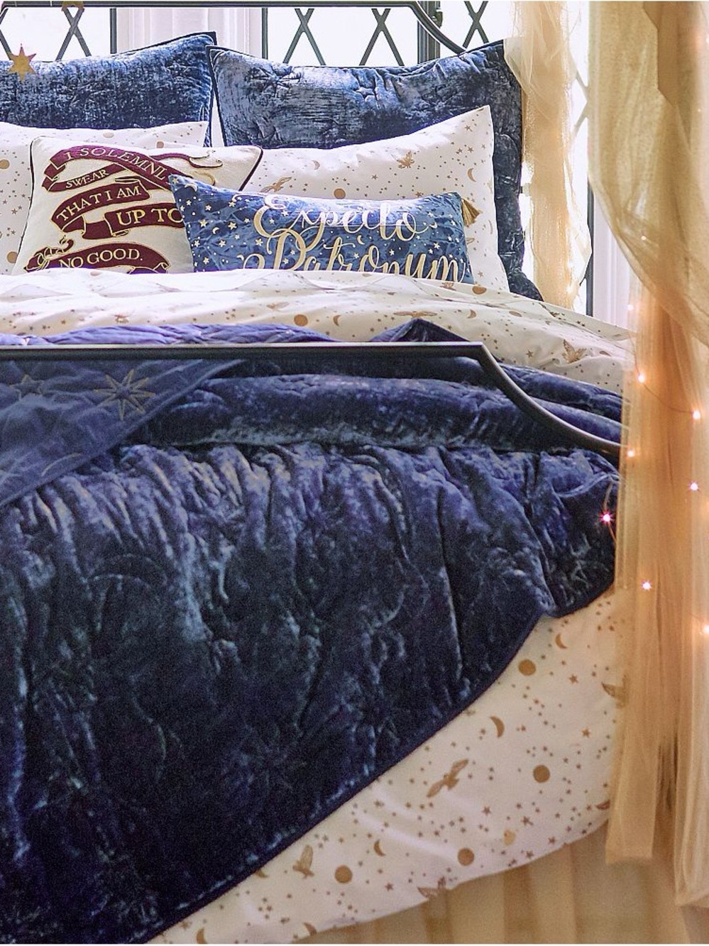 WIZARDING WORLD Harry Potter™ Magical Velvet Quilt w/shams Queen / Full